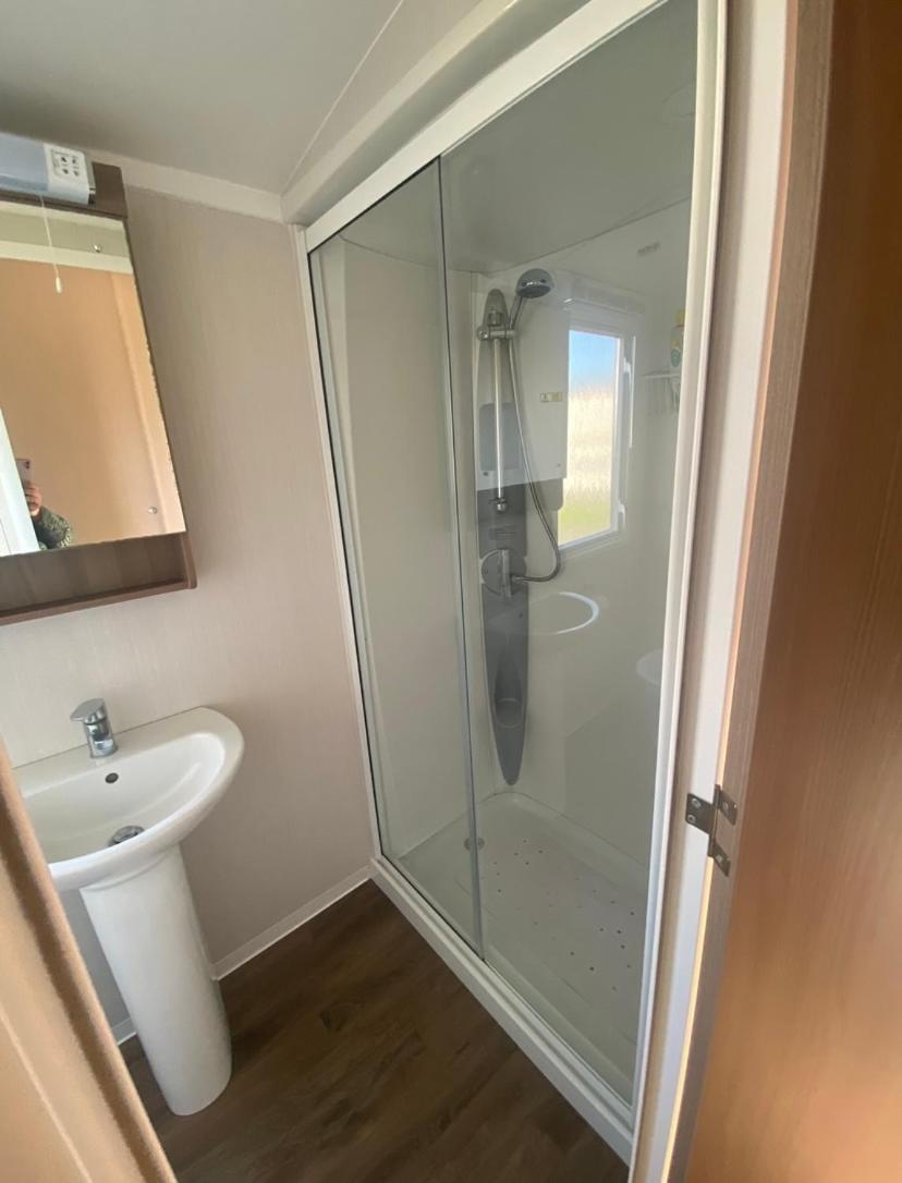 Caravan Church Farm Holiday Village Pagham Exteriör bild
