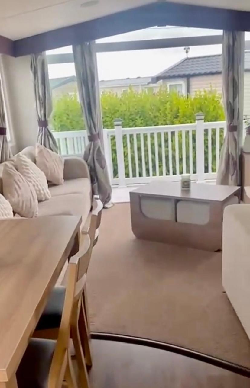 Caravan Church Farm Holiday Village Pagham Exteriör bild