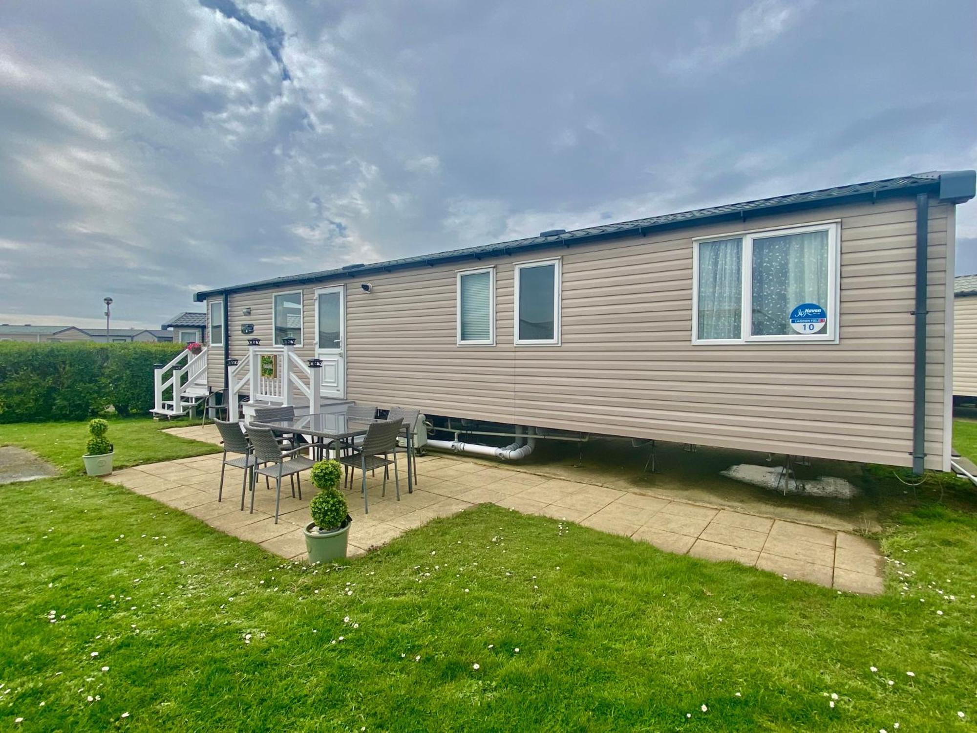 Caravan Church Farm Holiday Village Pagham Exteriör bild